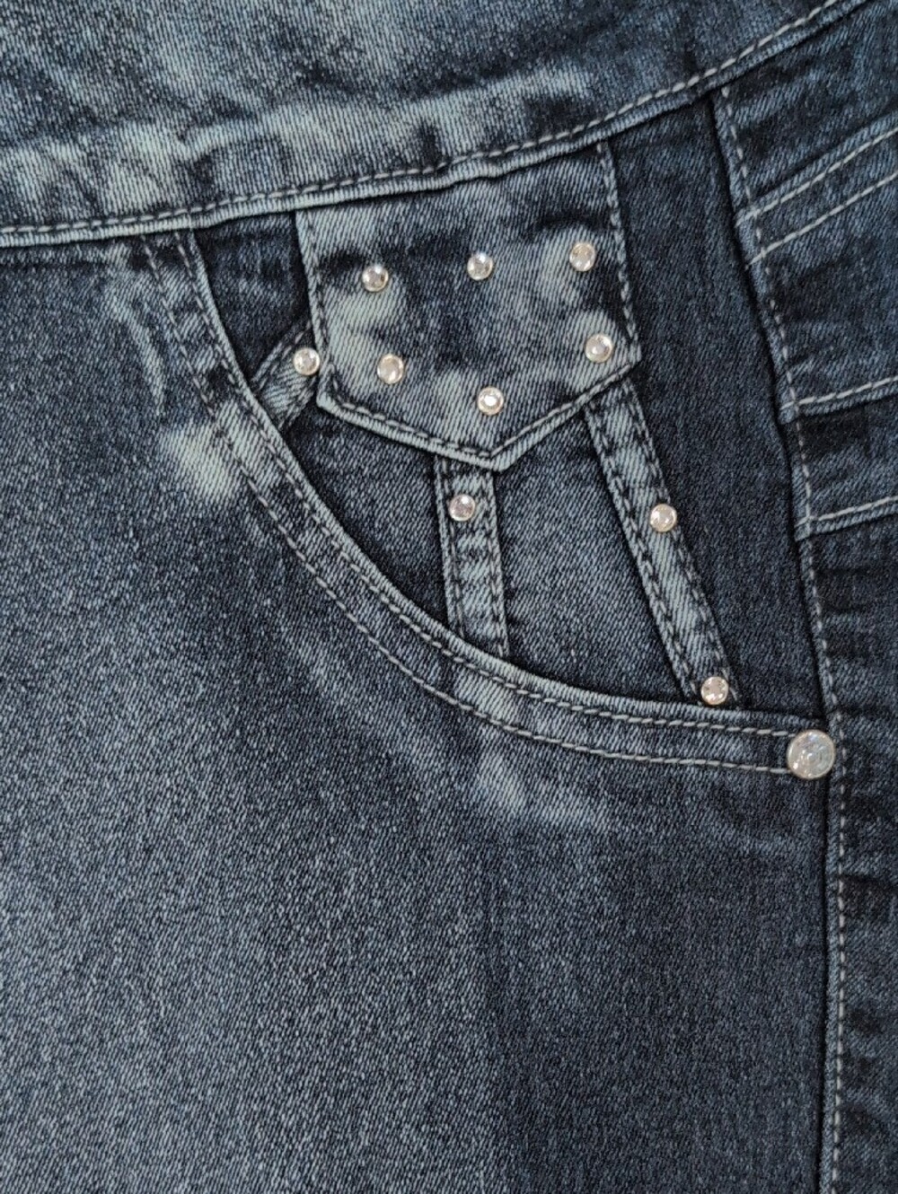 Slim Fit  Jeggings with Studded Pocket Detail - Picture 4 of 10